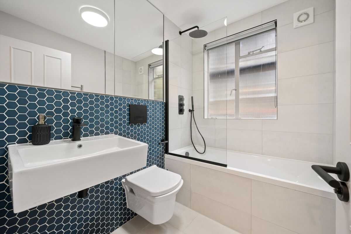 flat to rent in Vauxhall Bridge Road, London, SW1V BEQ012268911