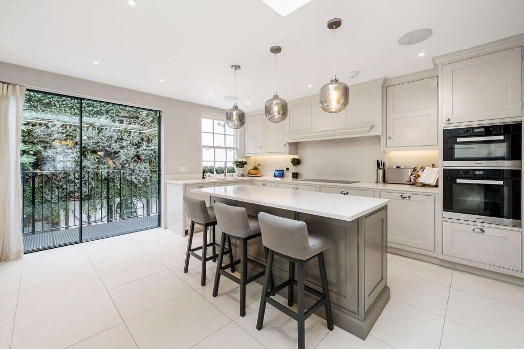 Image of Lower Belgrave Street, Belgravia, London, SW1W