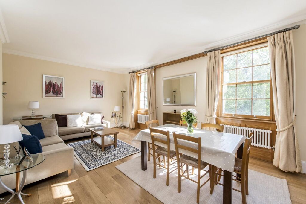 Image of St Georges Square, Pimlico, London, SW1V