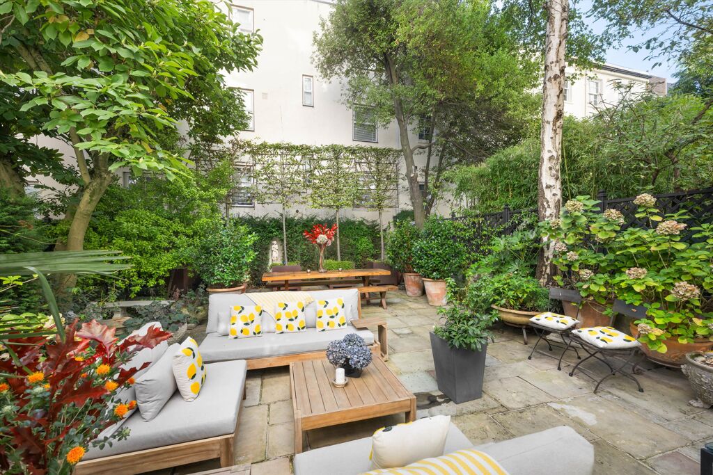 Image of Eaton Square, Belgravia, London SW1W