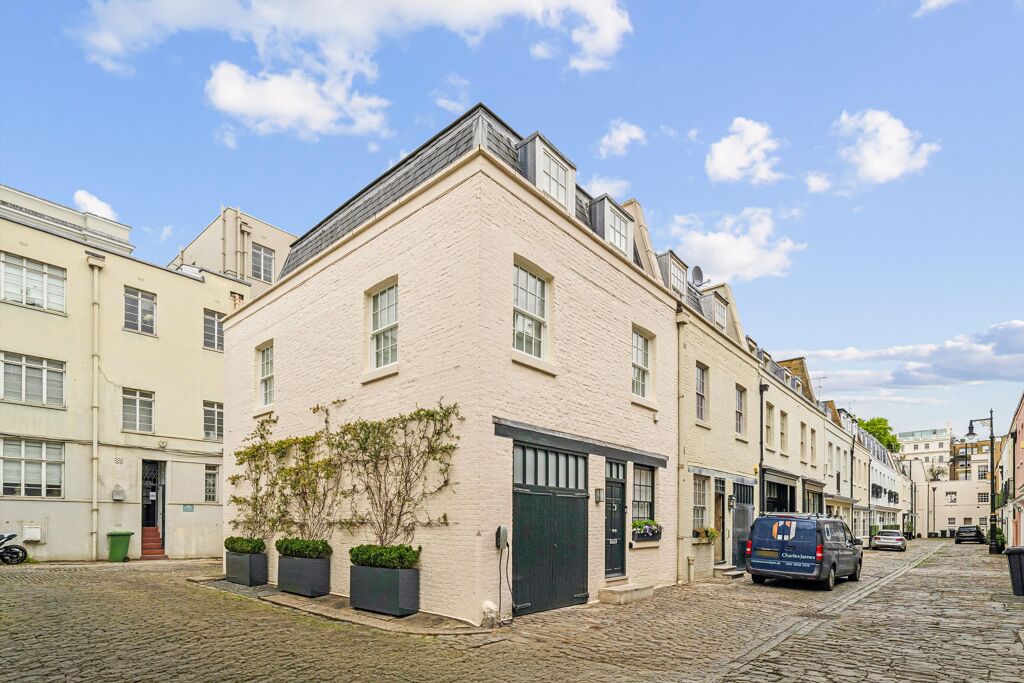 Image of Lyall Mews, Belgravia, London SW1X