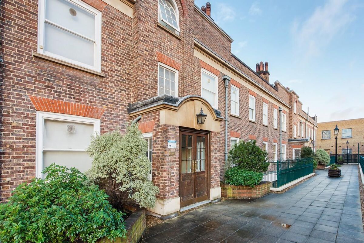 Flat to rent in Chester House, Eccleston Place, Belgravia, London, SW1W