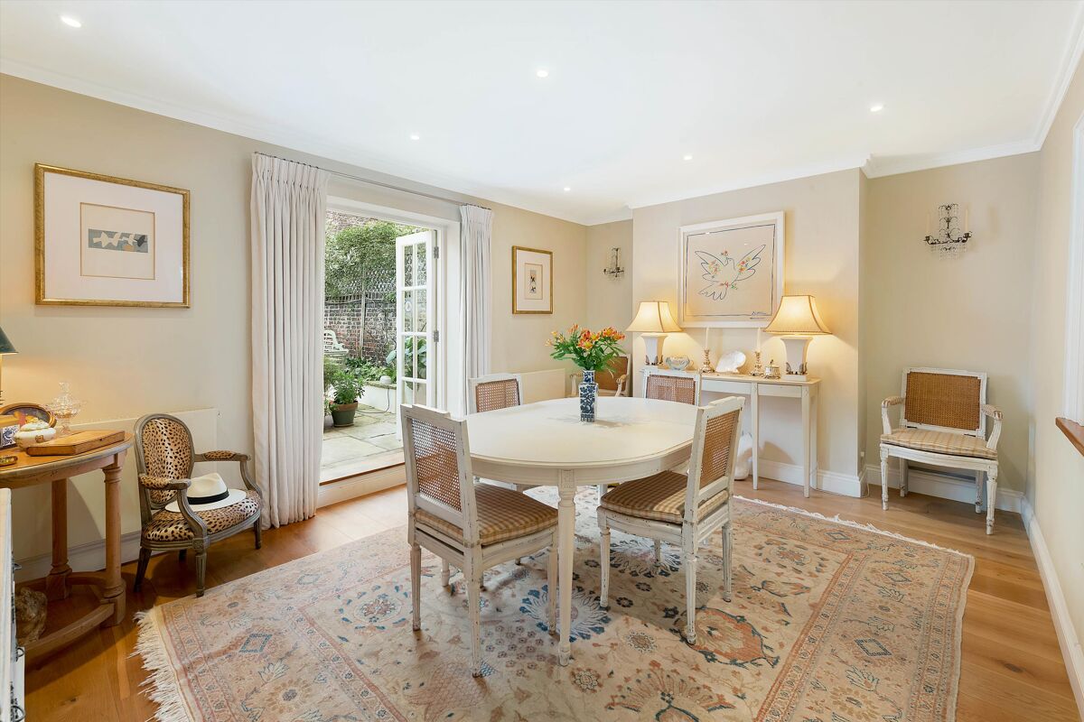 house for sale in Bloomfield Terrace, London, SW1W BGV012177647