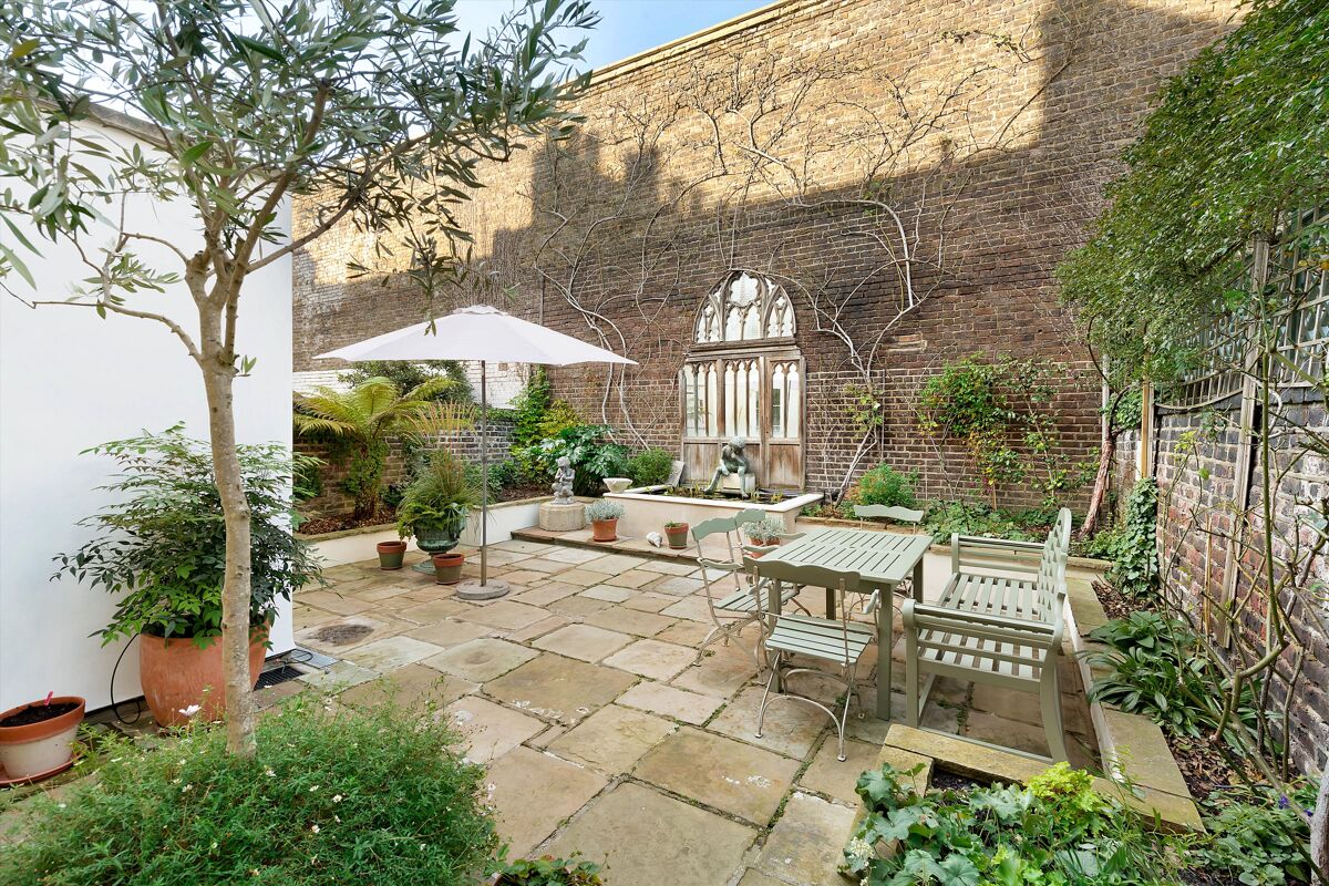 house for sale in Bloomfield Terrace, London, SW1W BGV012177647