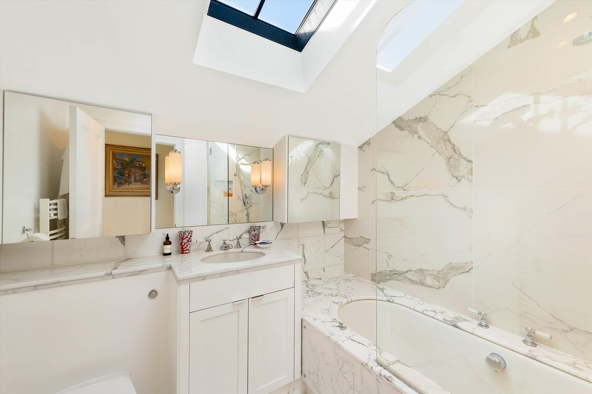 house for sale in Bloomfield Terrace, London, SW1W BGV012177647 Knight Frank