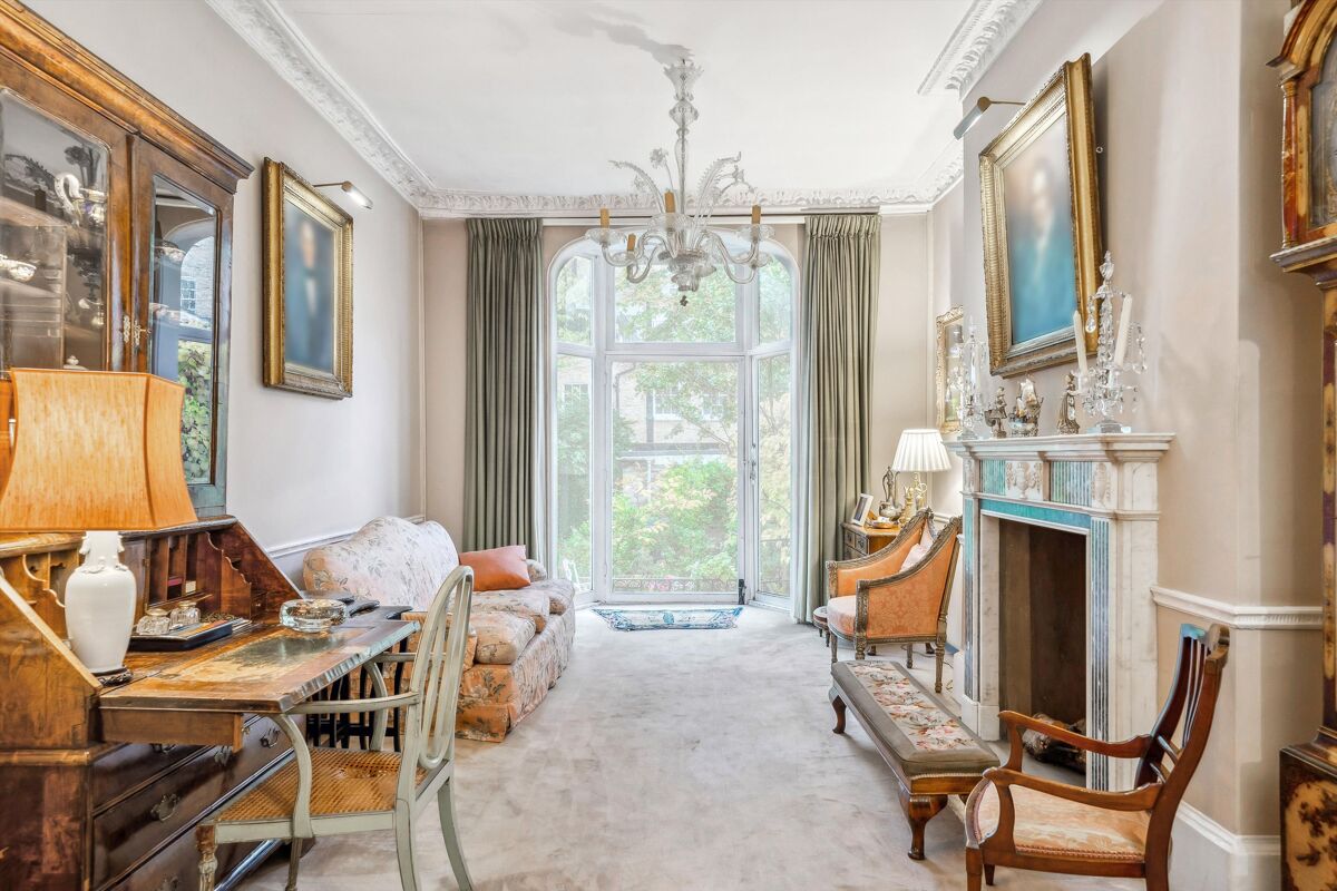 house for sale in Eaton Terrace, London, SW1W BGV012250092 Knight Frank