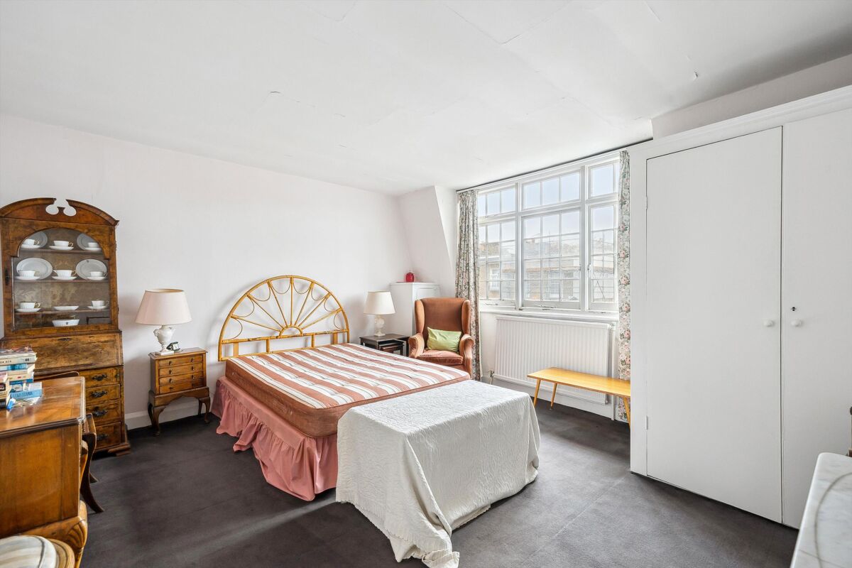 house for sale in Eaton Terrace, London, SW1W BGV012250092 Knight Frank