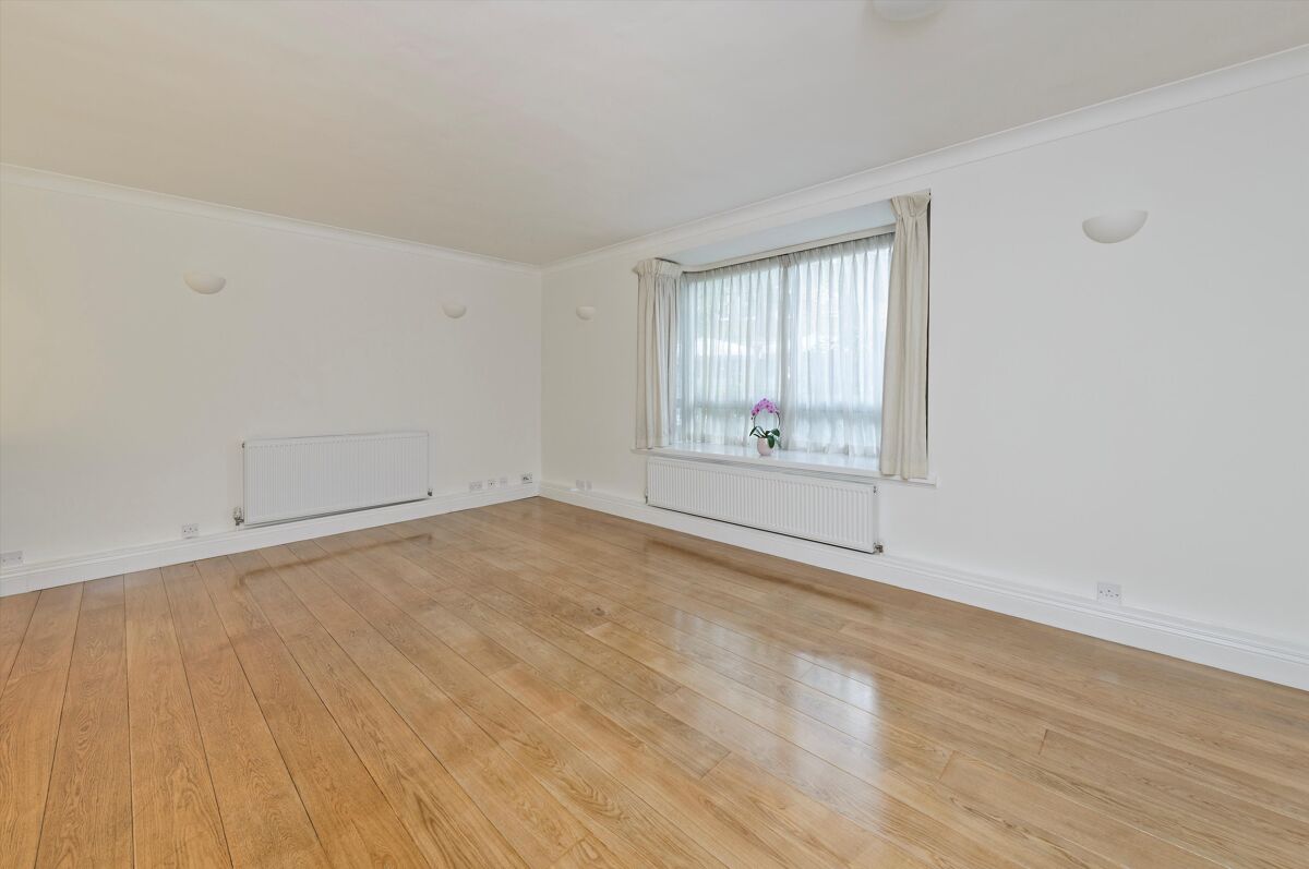 flat for sale in Greville House, Kinnerton Street, Belgravia, London