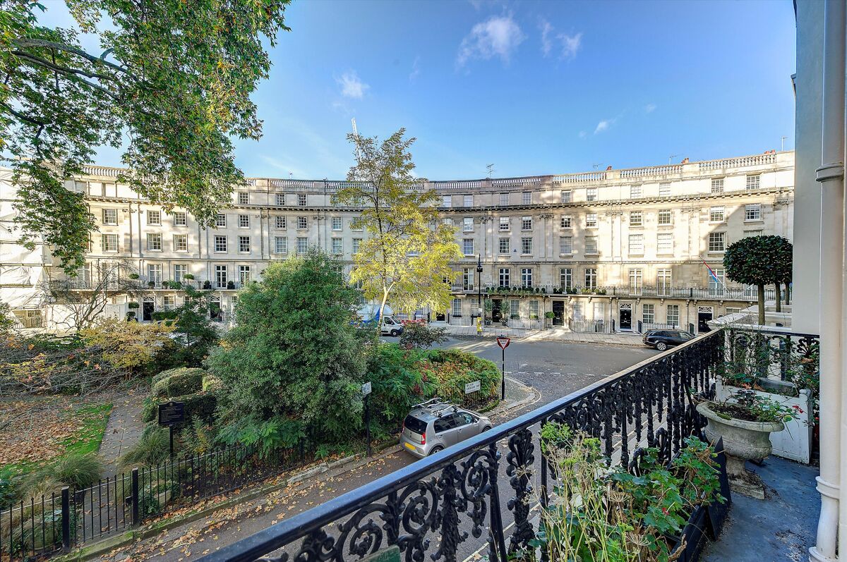 flat for sale in Wilton Crescent, London, SW1X BGV012269899 Knight