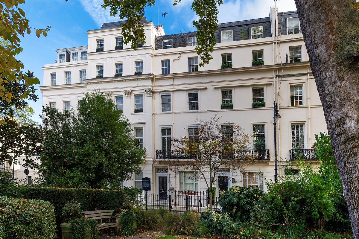 flat for sale in Wilton Crescent, London, SW1X BGV012269899 Knight
