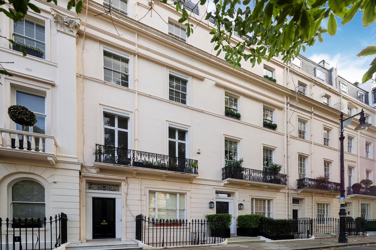 flat for sale in Wilton Crescent, London, SW1X BGV012269899 Knight
