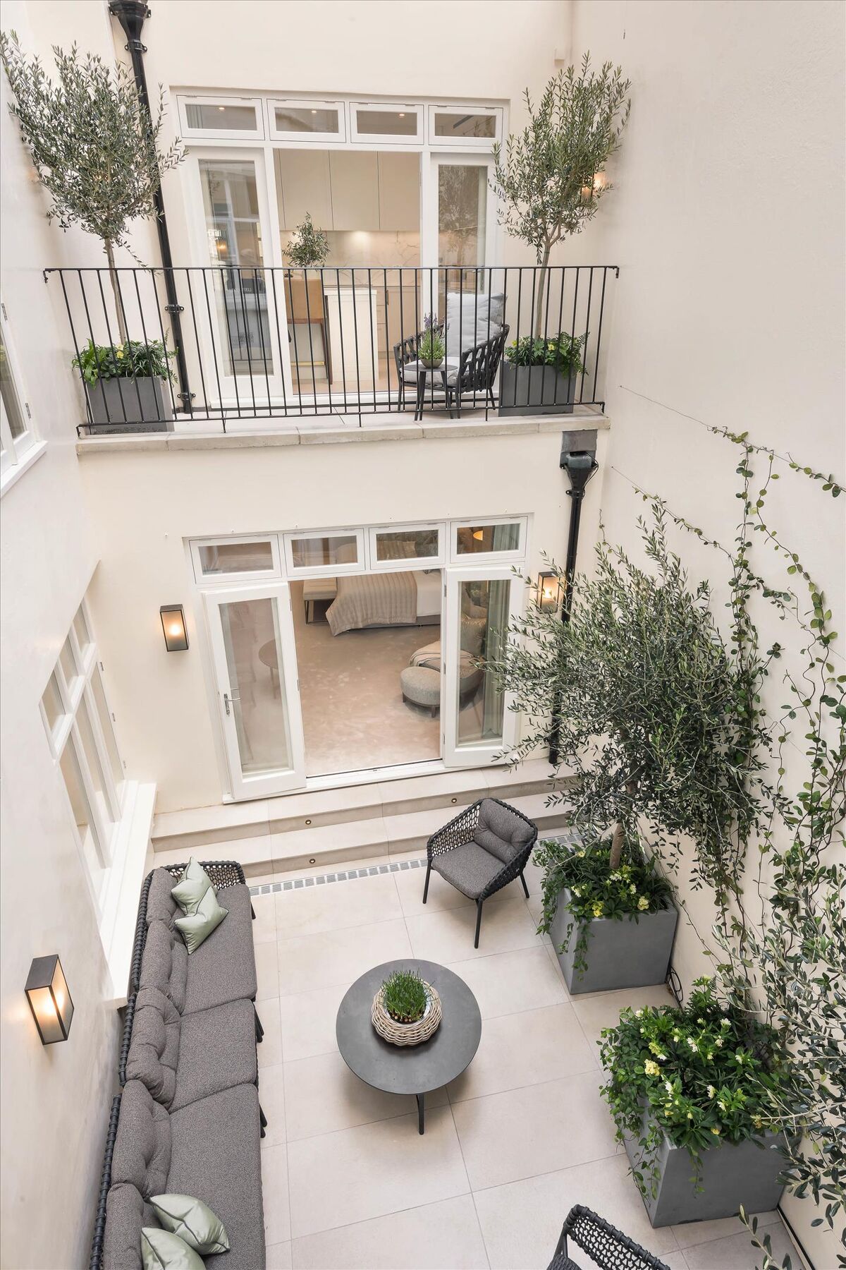 flat for sale in Wilton Crescent, London, SW1X. BGV012275439 Knight