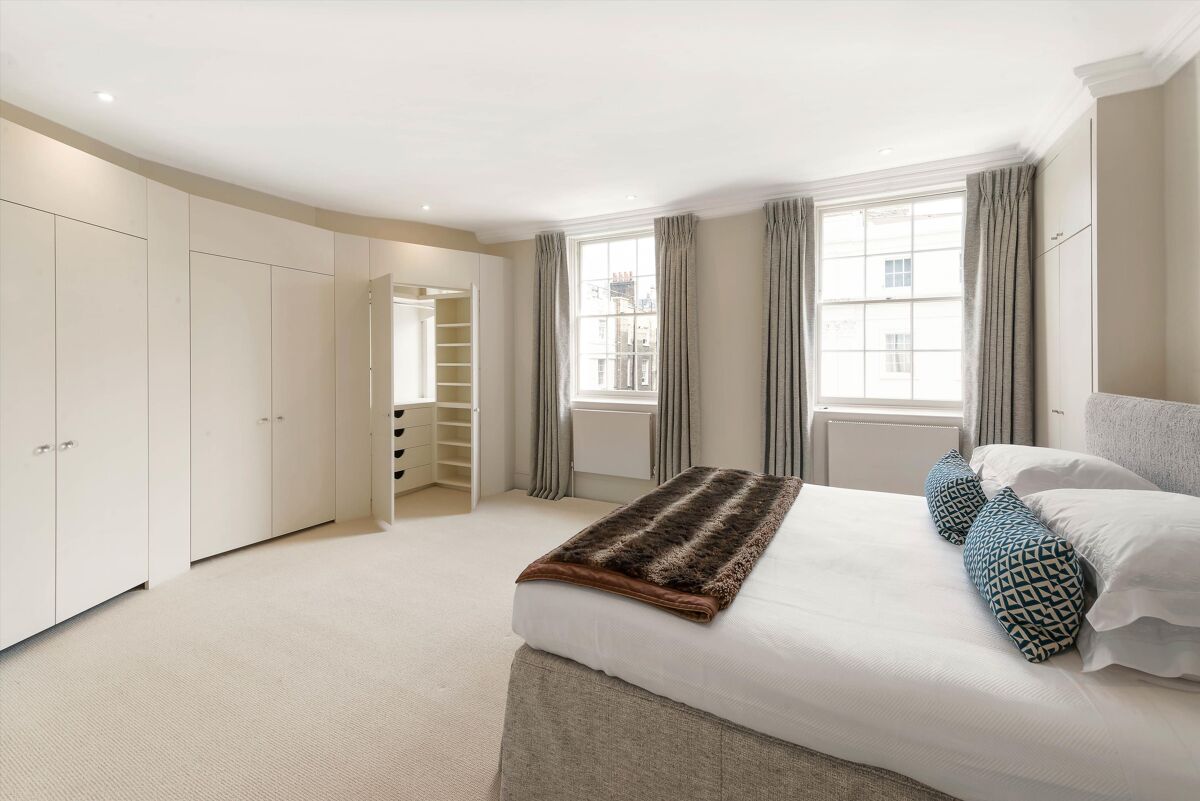 townhouse for sale in Lower Belgrave Street, London, SW1W
