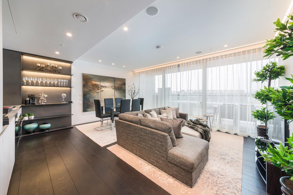 Flat For Sale In The Nova Building, Buckingham Palace Road, Victoria 