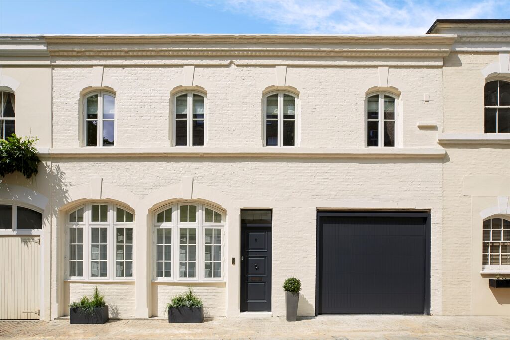Image of Ennismore Gardens Mews, London, SW7