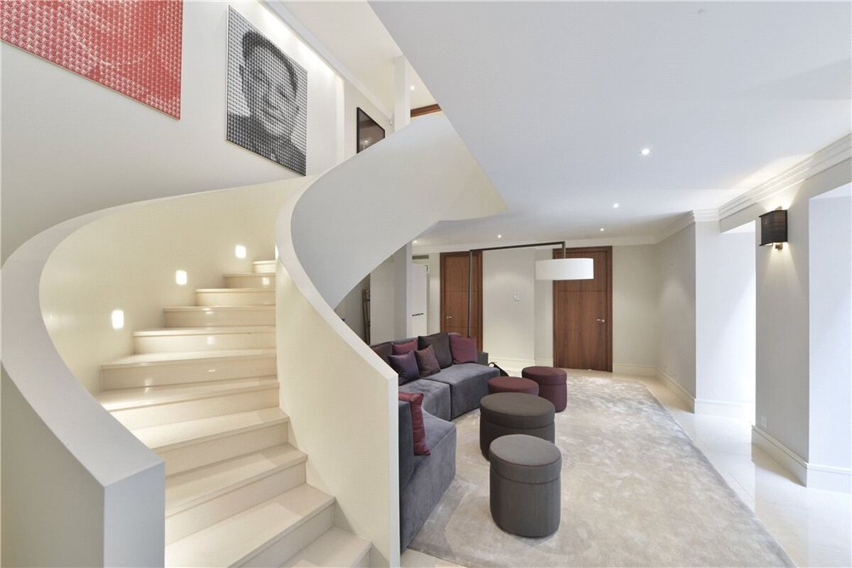 flat for sale in Chesham Street, Belgravia, London, SW1X BGV120095