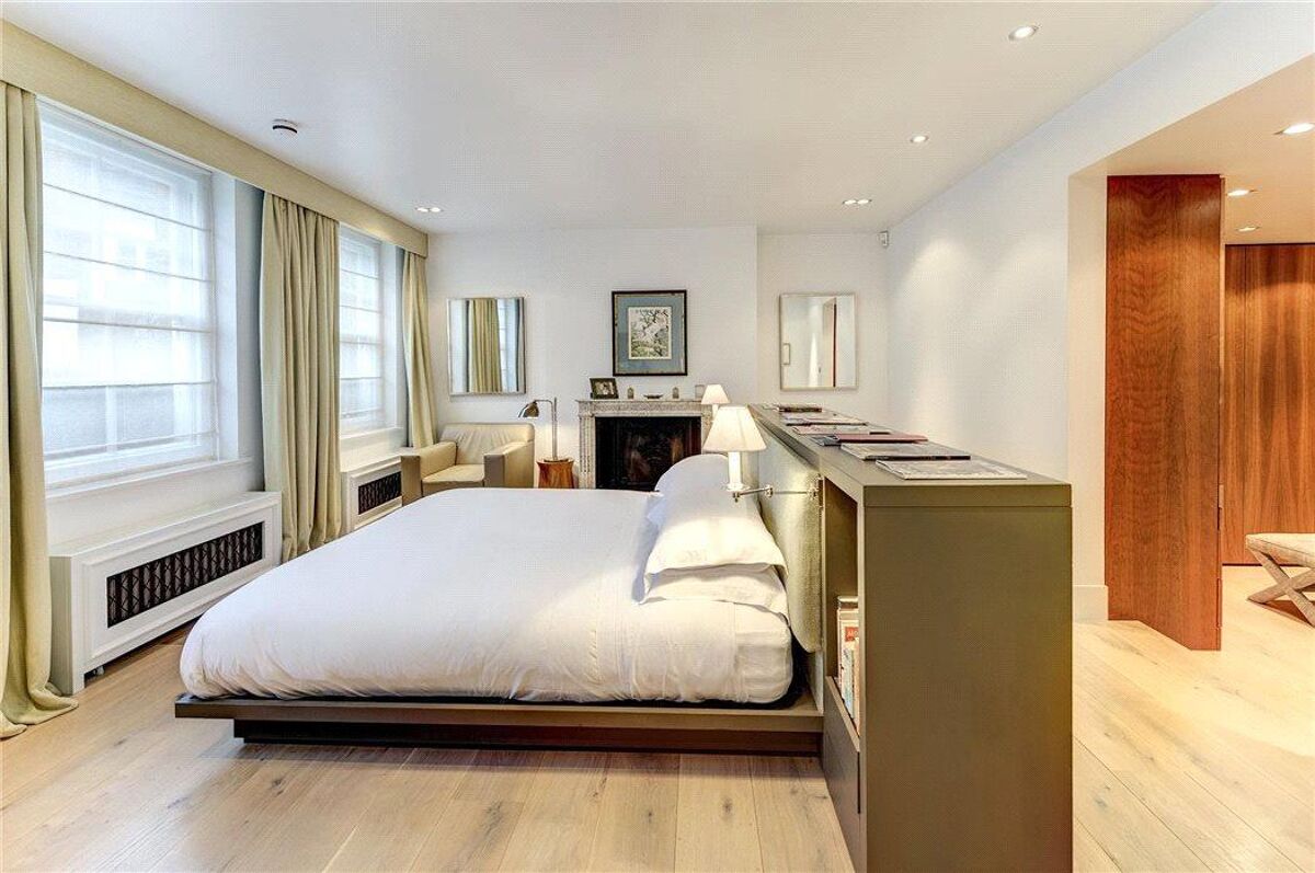 house for sale in Buckingham Place, Westminster, London, SW1E