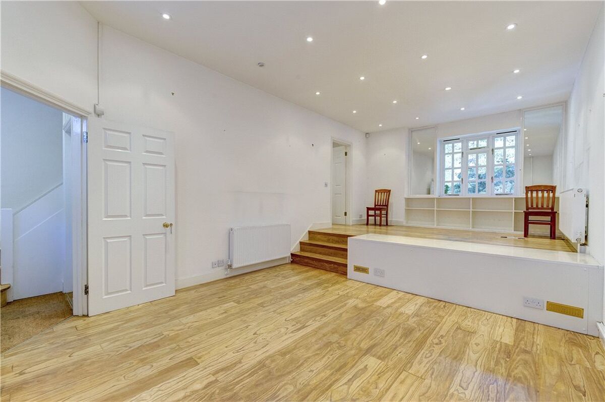 house for sale in Eaton Terrace Mews, Belgravia, London, SW1W