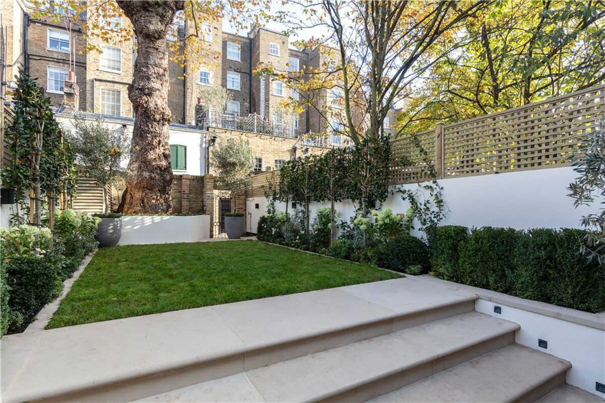 house for sale in Eaton Terrace, London, SW1W BGV190068 Knight Frank