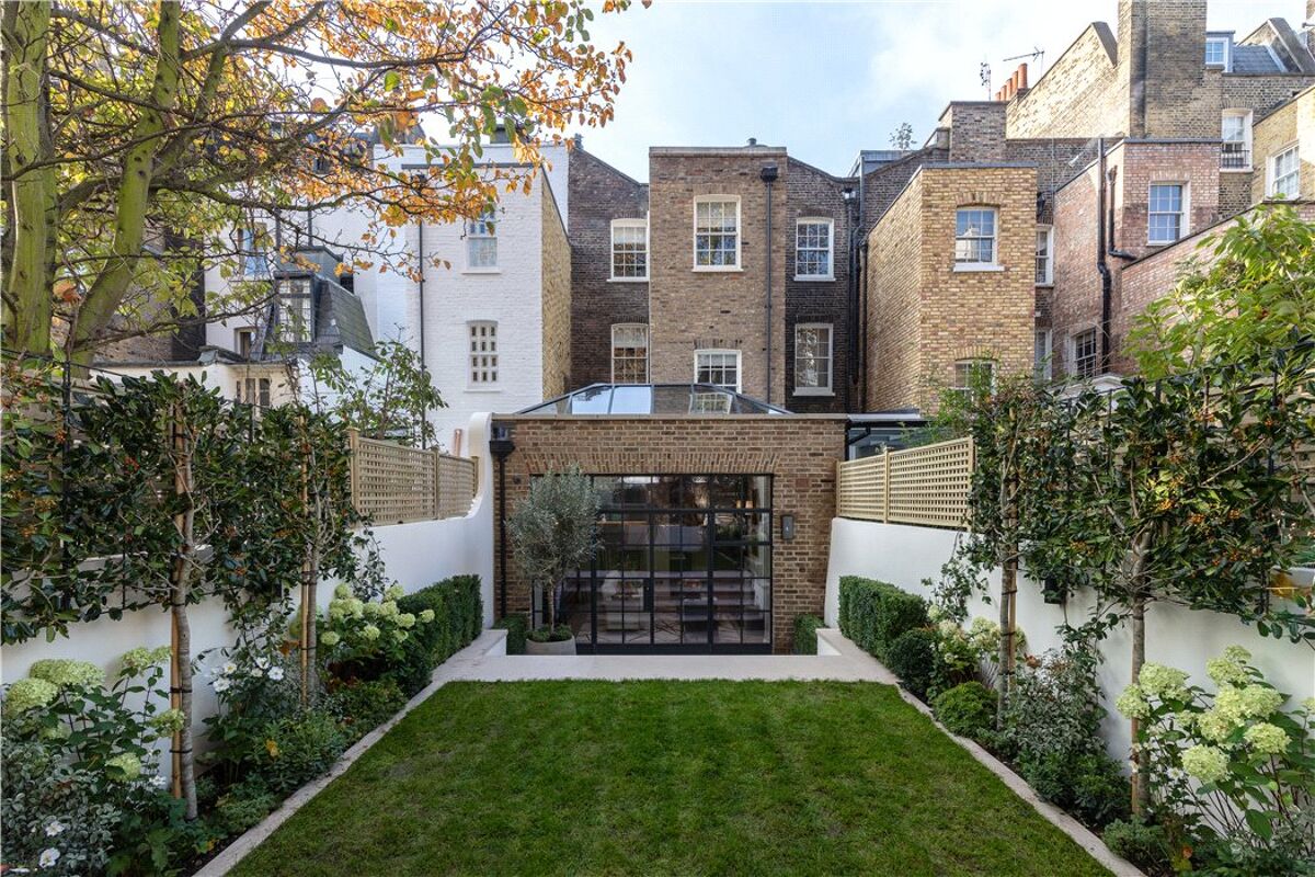 house for sale in Eaton Terrace, London, SW1W BGV190068 Knight Frank