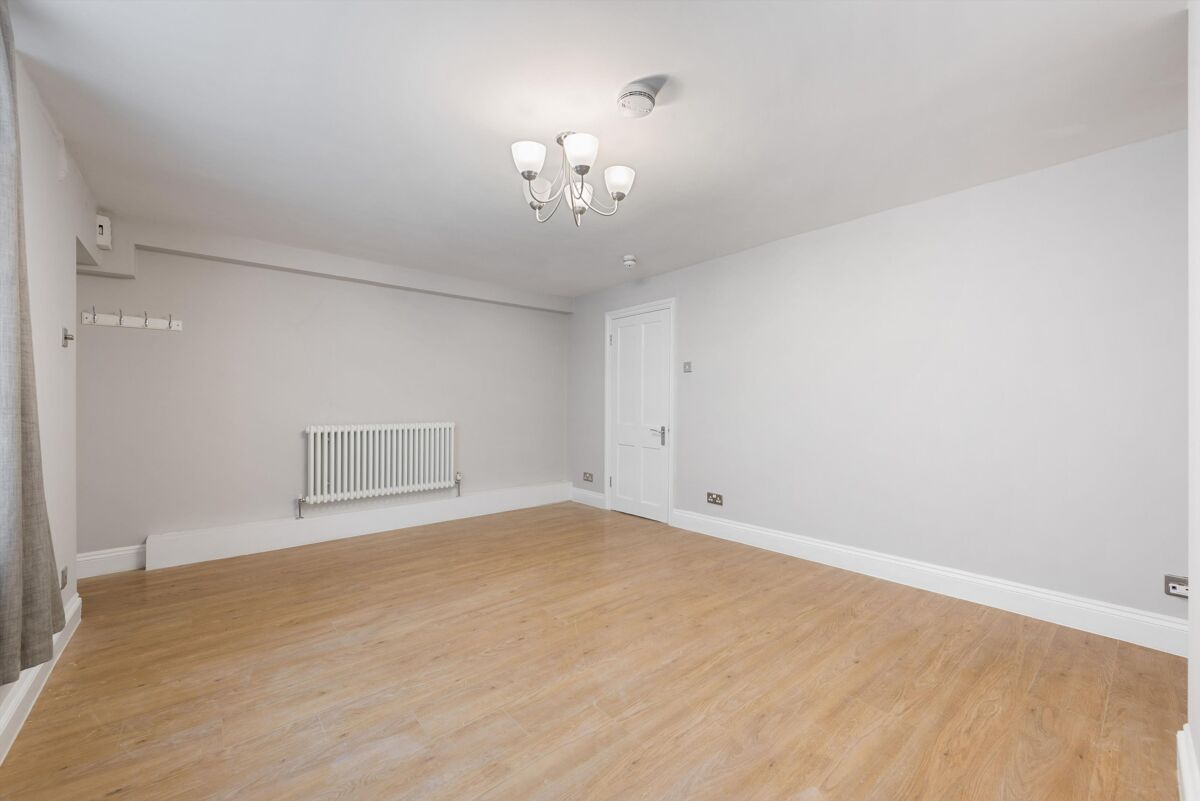 flat to rent in Falmouth Road, Southwark, London, SE1 BIQ012117787