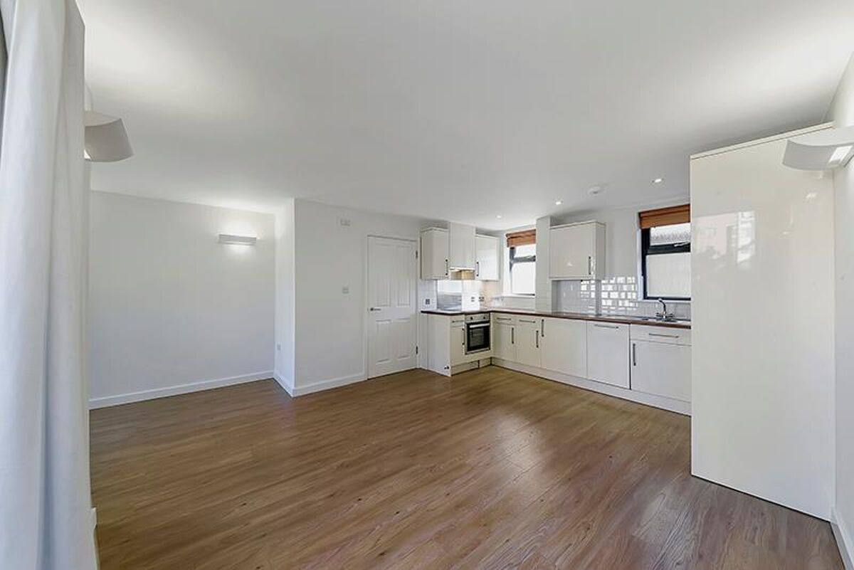 flat to rent in Walker House, Swan Street, Southwark, London, SE1