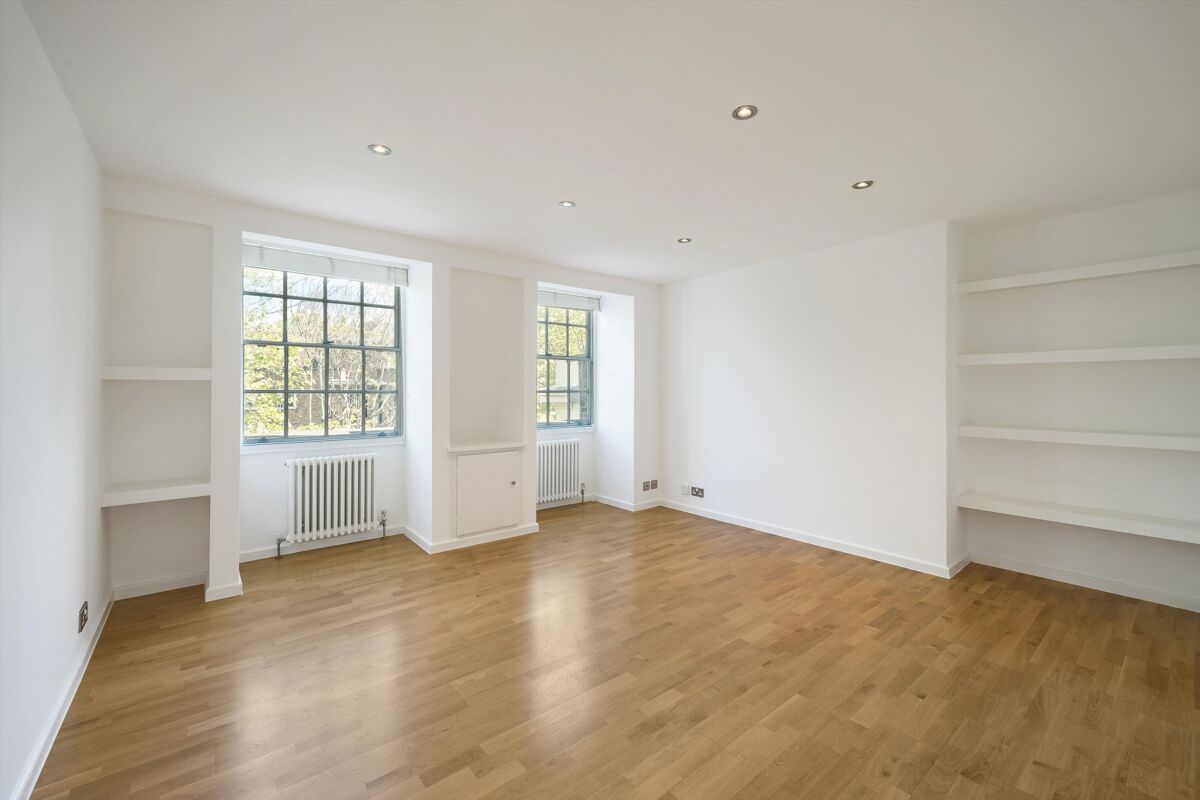 flat to rent in Shaftesbury House, Trinity Street, Southwark, London