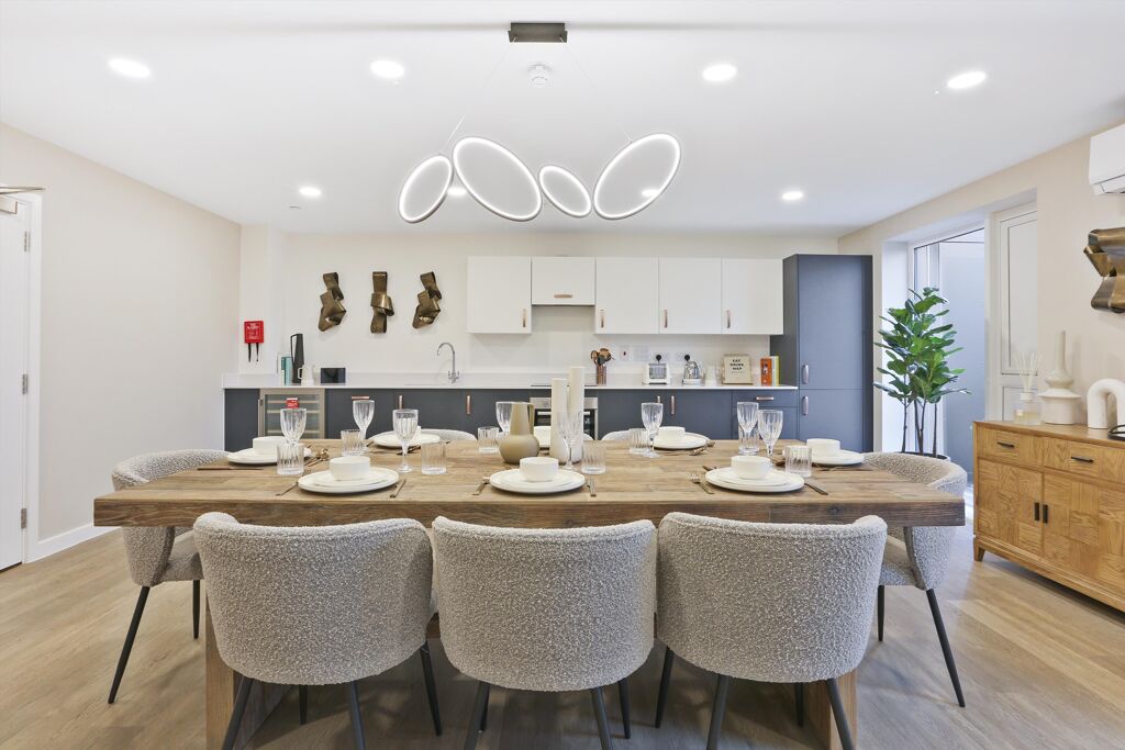 Image of Station Avenue, Walton-on-Thames, Surrey, KT12