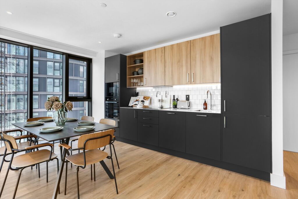 Image of Charter Street, Canary Wharf, London, E22