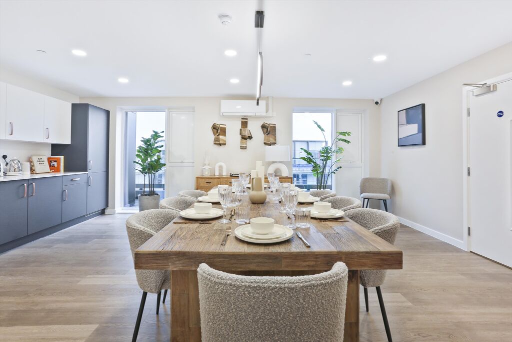 Image of Station Avenue, Walton-on-Thames, Surrey, KT12