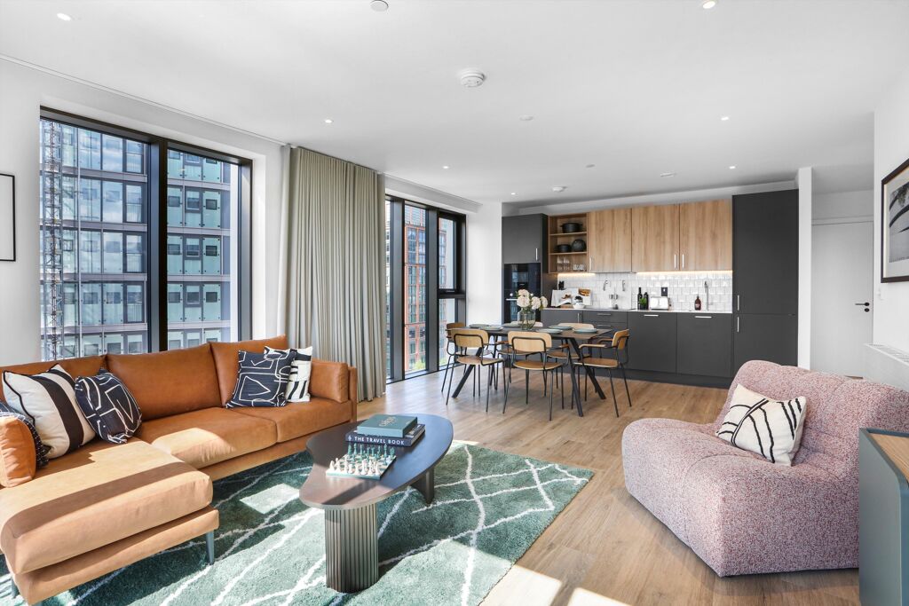 Image of Charter Street, Canary Wharf, London, E22