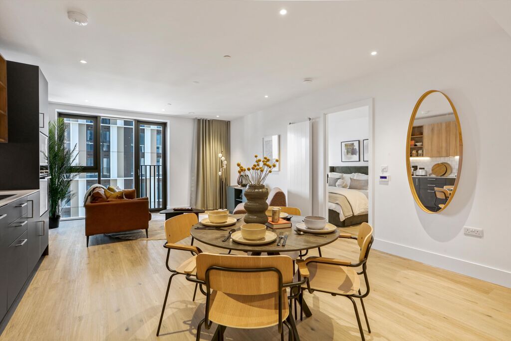 Image of Charter Street, Canary Wharf, London, E22