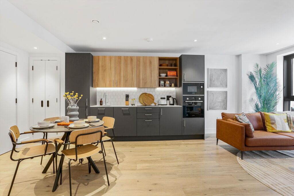 Image of Charter Street, Canary Wharf, London, E22