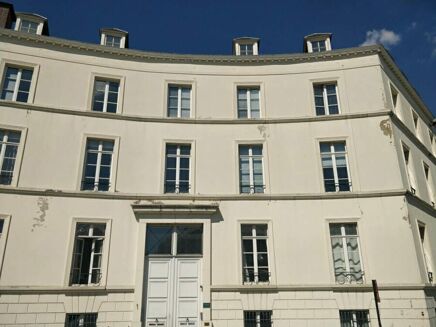 Picture of 150 - 382 m² Bureau BARRICADES , for rent.