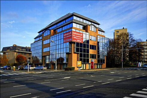 Picture of 133 - 978 m² Bureau CORNER BUILDING , for rent.