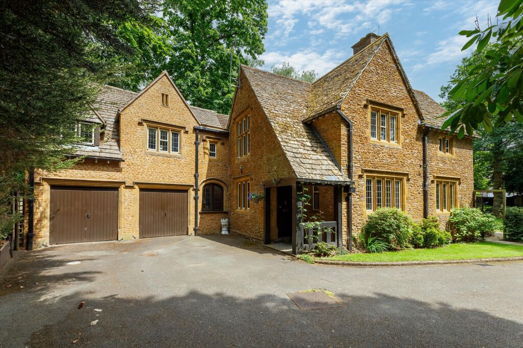 Image of Rosemary Hill Road, Little Aston, Sutton Coldfield, West Midlands, B74