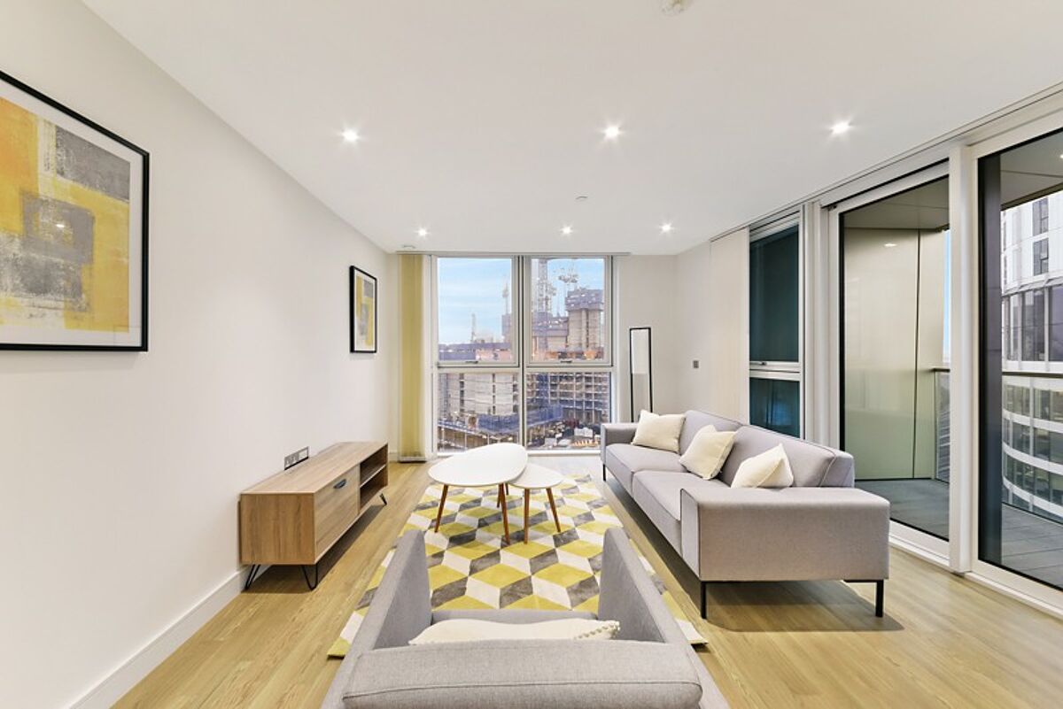 flat to rent in Gladwin Tower, Wandsworth Road, Wandsworth, London, SW8