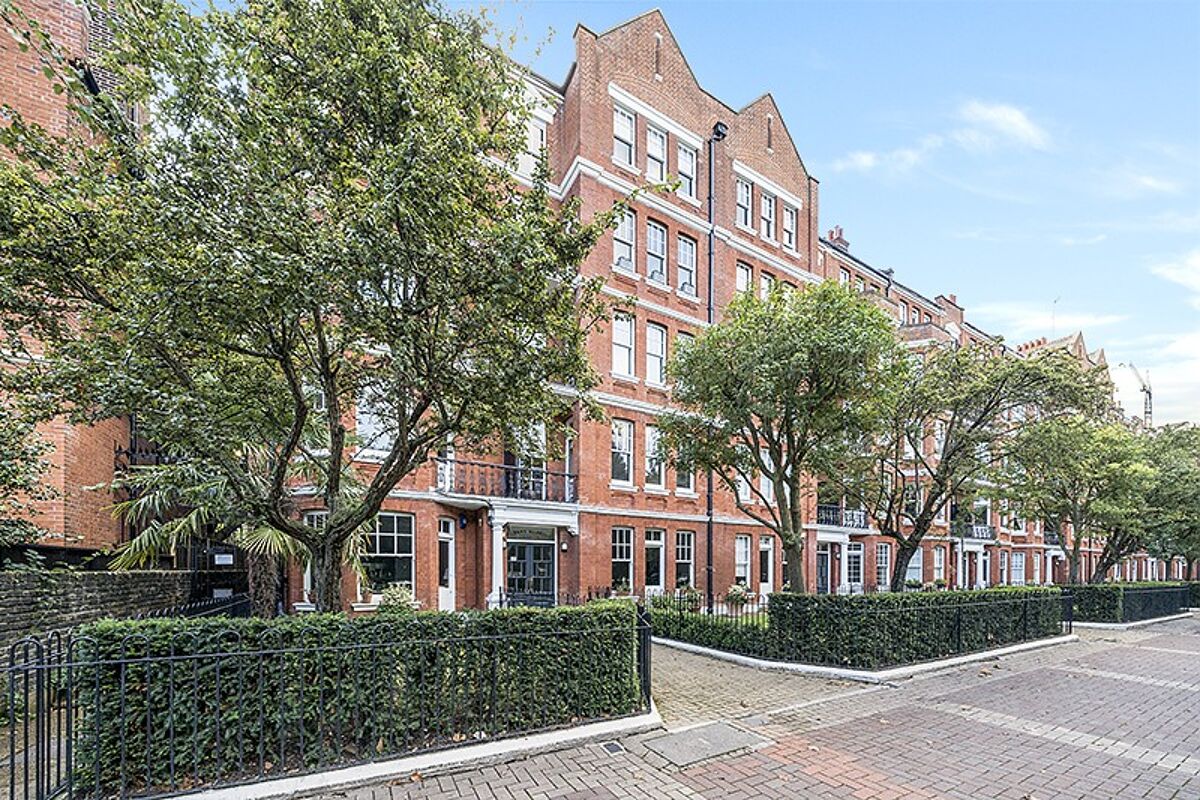 flat to rent in Albany Mansions, Albert Bridge Road, London, SW11