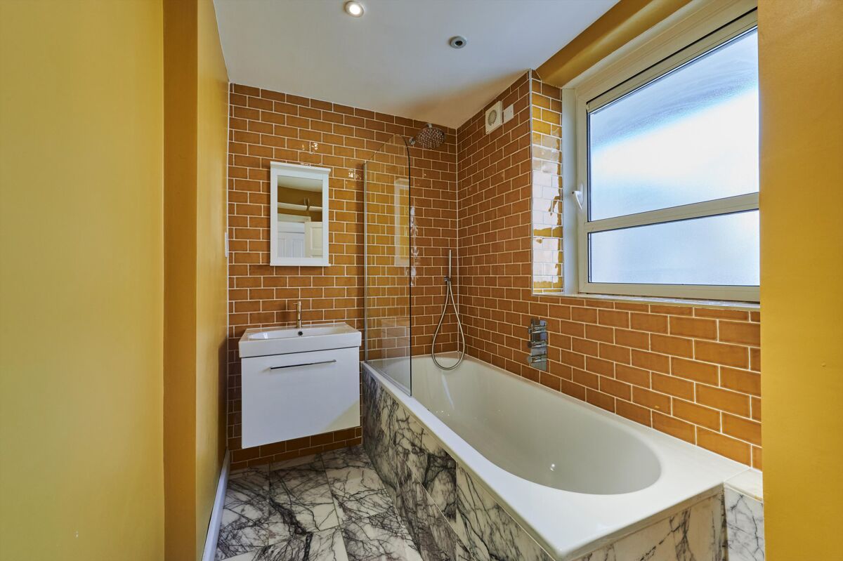 flat to rent in Ferdinand House, Ferdinand Place, London, NW1