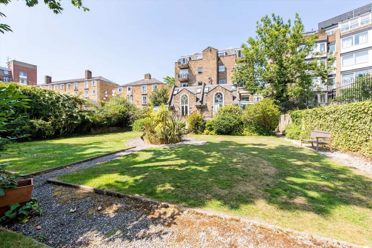 flat to rent in Palm Court, Fellows Road, Belsize Park, NW3