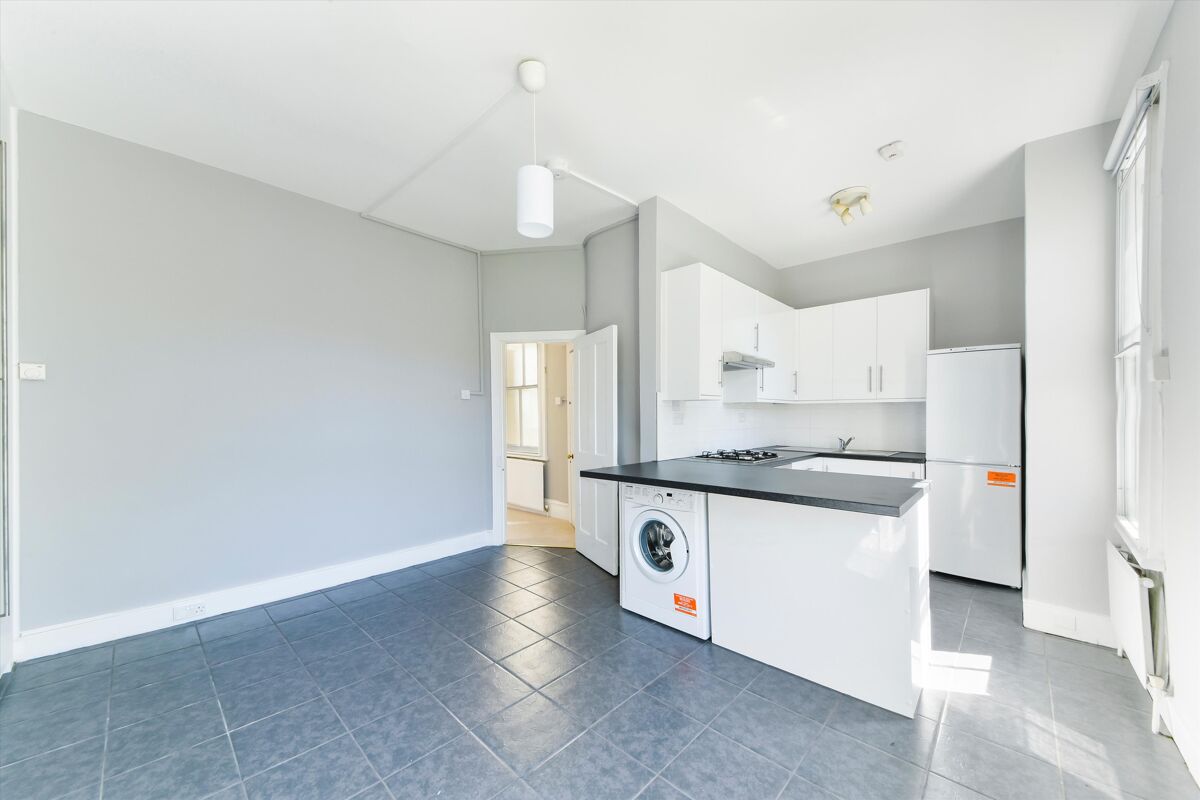 flat to rent in Antrim Mansions, Antrim Road, Belsize Park, London, NW3