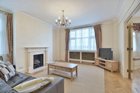 Picture of 3 bedroom flat for rent.