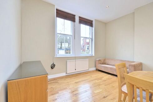 Picture of 1 bedroom flat for rent.