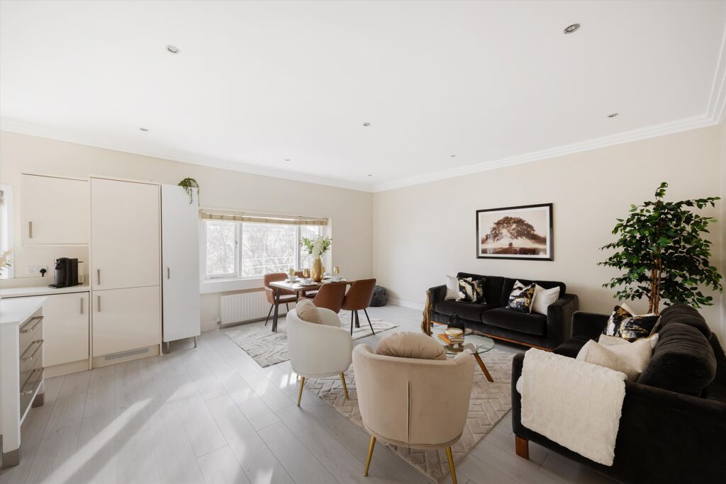 Image of Belsize Square, Belsize Park, London, NW3