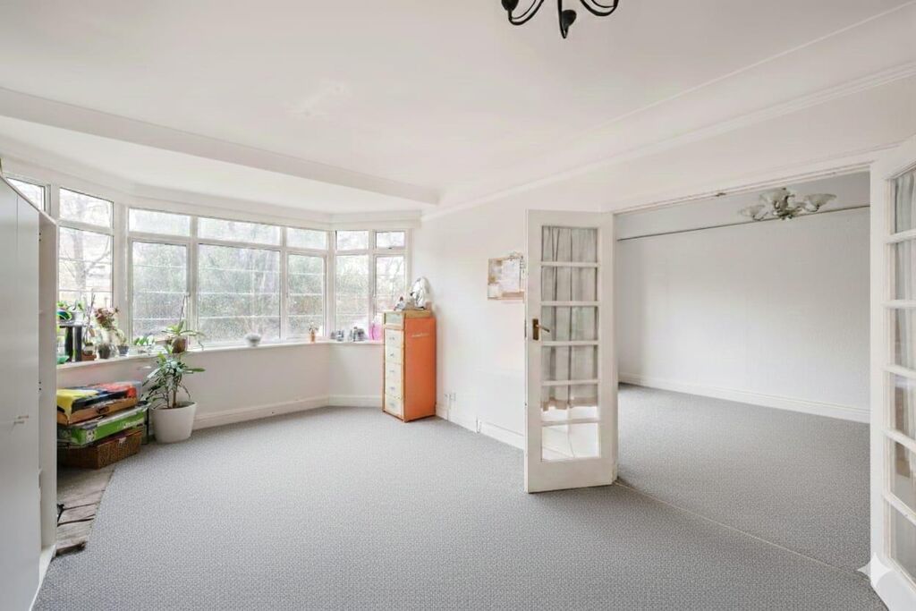 Image of Belsize Avenue, London, NW3