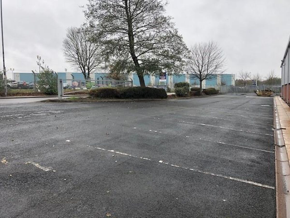 Industrial/Distribution to rent in Unit H, Willenhall Trading Estate