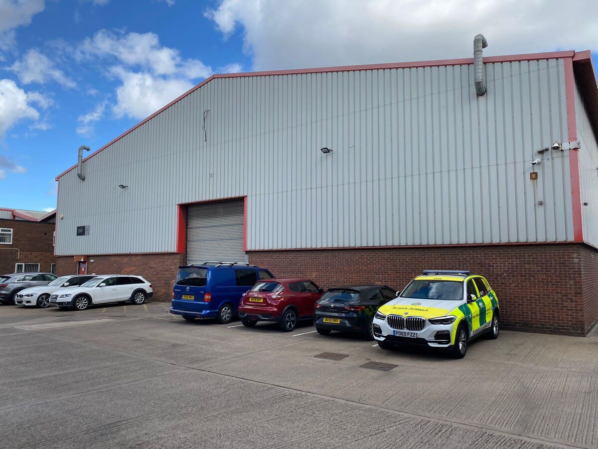 Industrial/Distribution to rent in Granada Trading Estate, Park Lane, Oldbury, West Bromwich