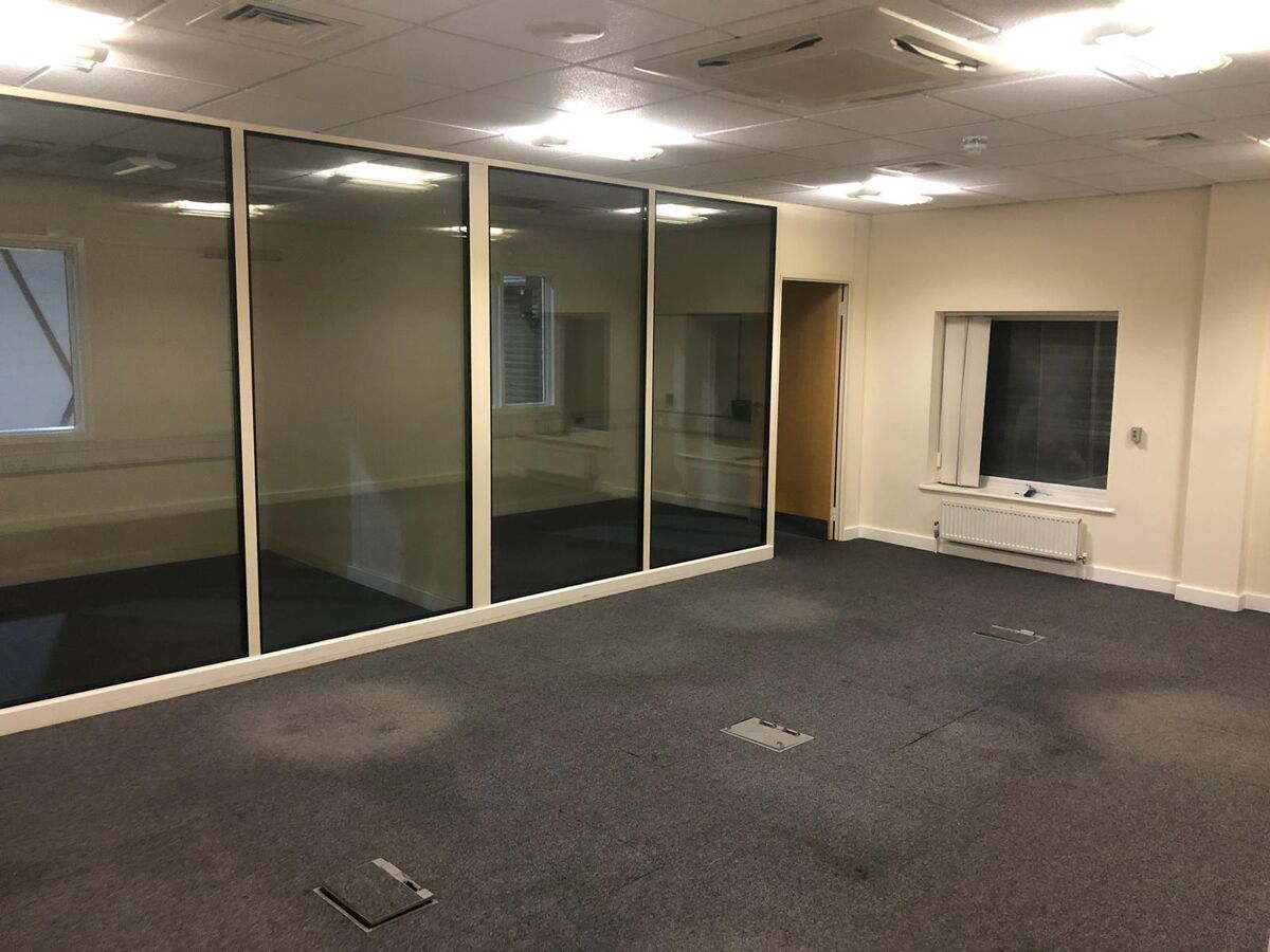 Industrial/Distribution to rent in Unit 9, Granada Trading Estate