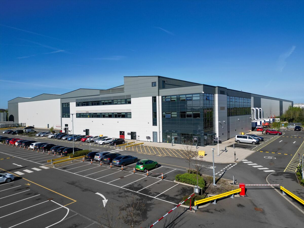 Extensively Fitted Fulfilment Centre to Let in Lichfield