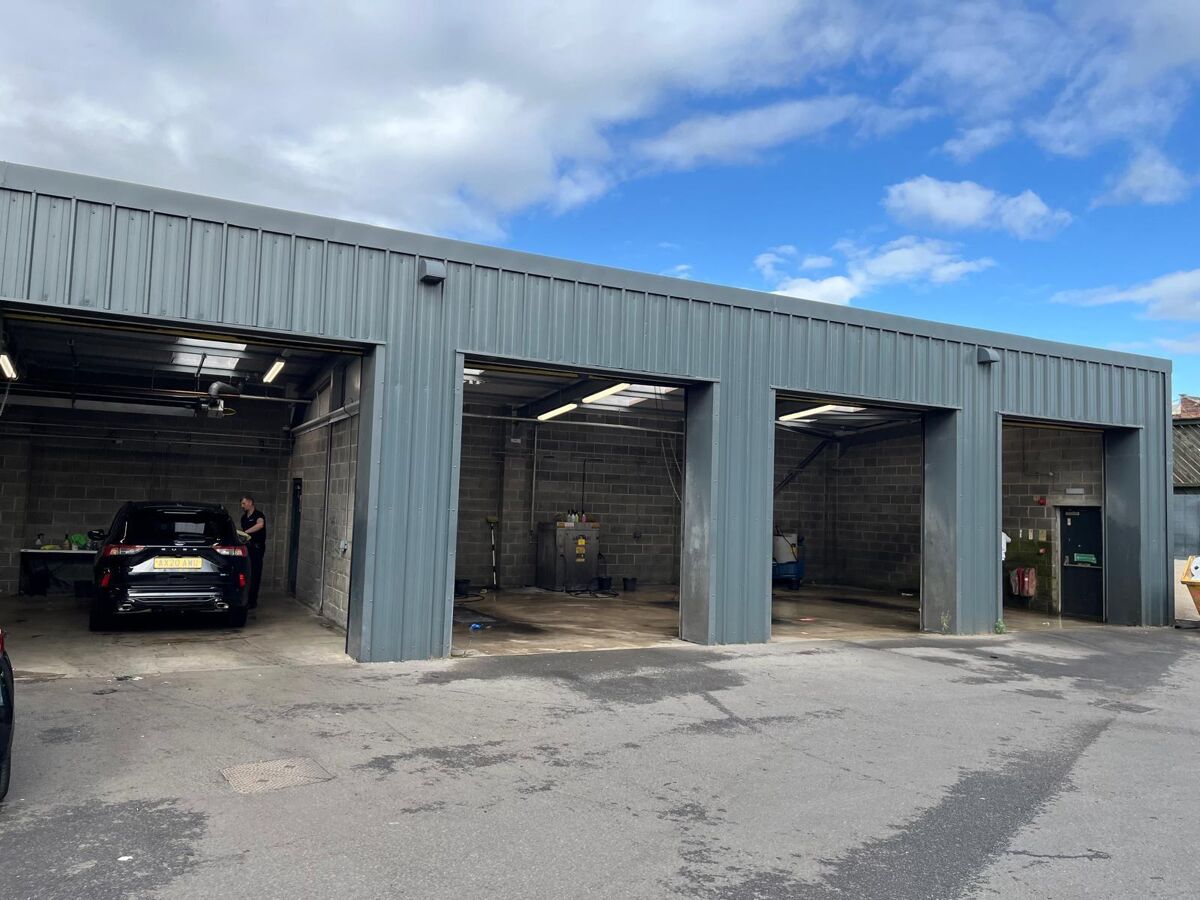 Car Showroom for sale in Arnold Clark Motorstore, Wheatley Hall Road